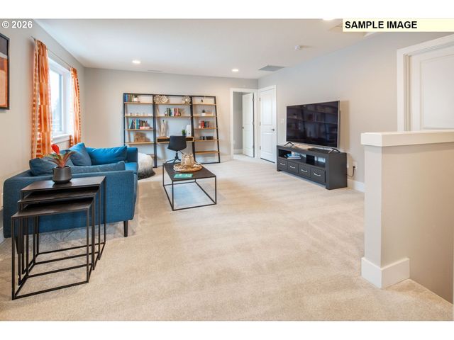 16156 SERRES FARMS Way, Oregon City, OR 97045