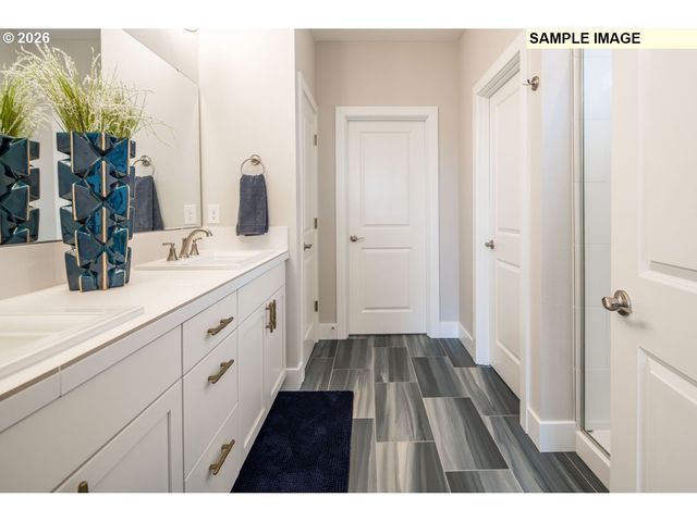 16156 SERRES FARMS Way, Oregon City, OR 97045