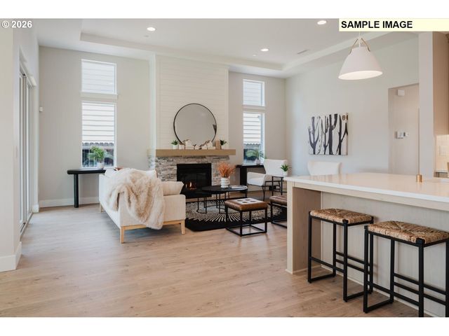 16156 SERRES FARMS Way, Oregon City, OR 97045