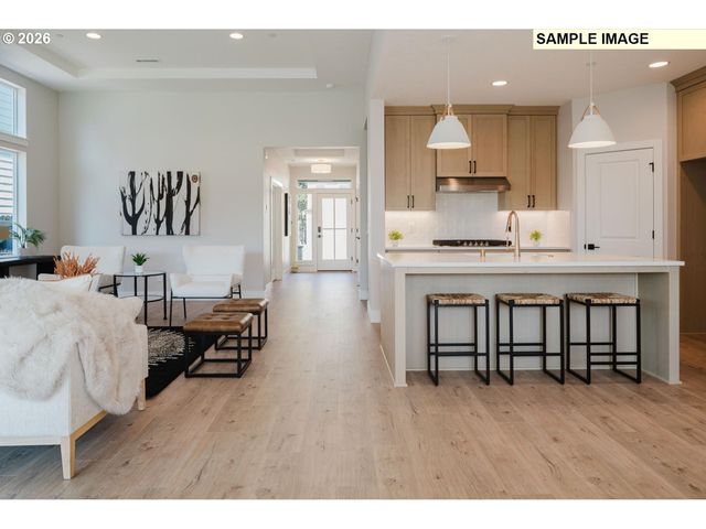 16156 SERRES FARMS Way, Oregon City, OR 97045