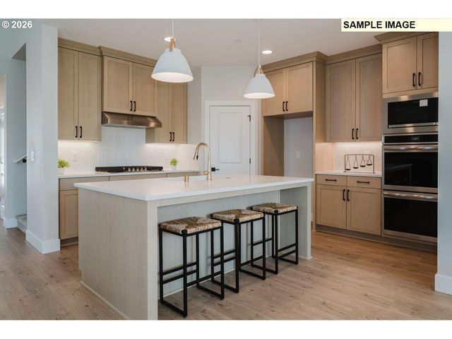 16156 SERRES FARMS Way, Oregon City, OR 97045