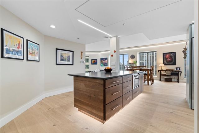 950 N Michigan Avenue 2804, Chicago, IL 60611