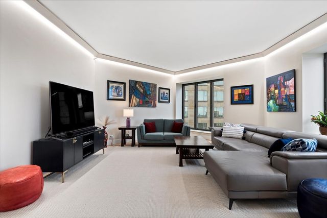 950 N Michigan Avenue 2804, Chicago, IL 60611