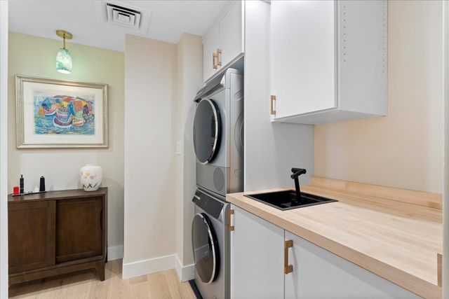 950 N Michigan Avenue 2804, Chicago, IL 60611