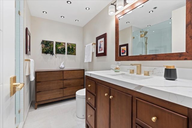 950 N Michigan Avenue 2804, Chicago, IL 60611