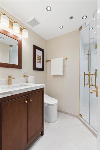 950 N Michigan Avenue 2804, Chicago, IL 60611