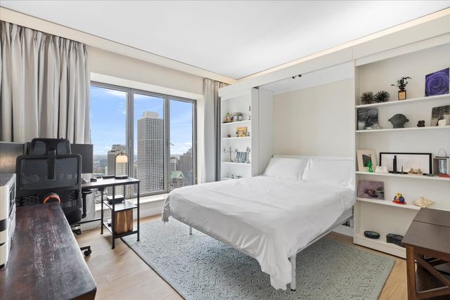 950 N Michigan Avenue 2804, Chicago, IL 60611