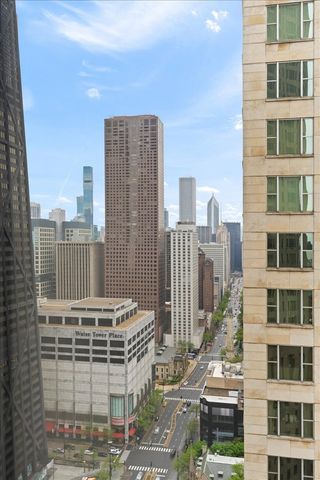 950 N Michigan Avenue 2804, Chicago, IL 60611