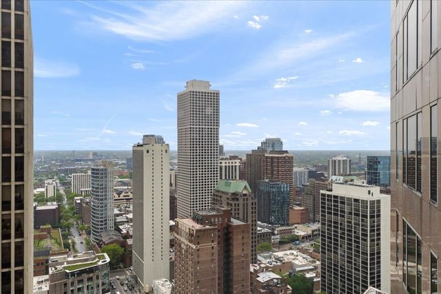 950 N Michigan Avenue 2804, Chicago, IL 60611