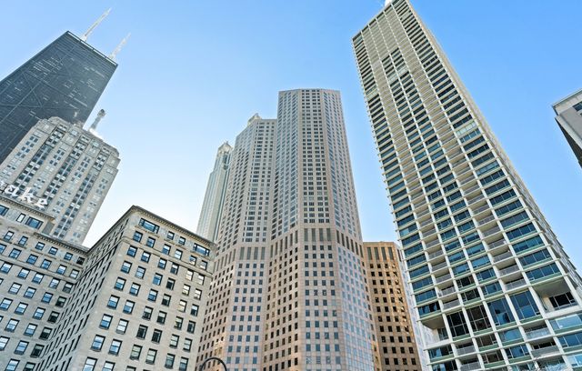 950 N Michigan Avenue 2804, Chicago, IL 60611