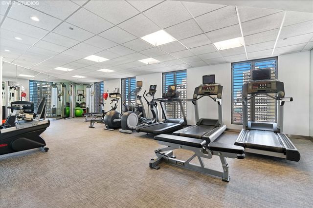 950 N Michigan Avenue 2804, Chicago, IL 60611