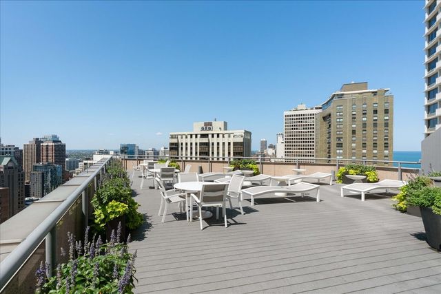 950 N Michigan Avenue 2804, Chicago, IL 60611