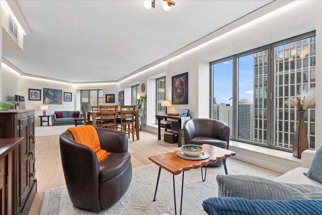 950 N Michigan Avenue 2804, Chicago, IL 60611