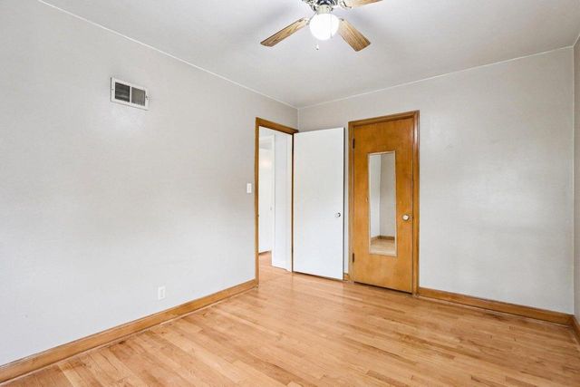 1011 W Silver Spring DRIVE, Milwaukee, WI 53209
