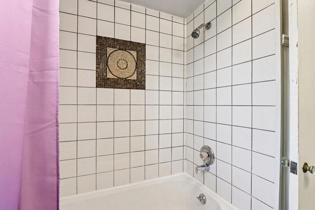 1011 W Silver Spring DRIVE, Milwaukee, WI 53209