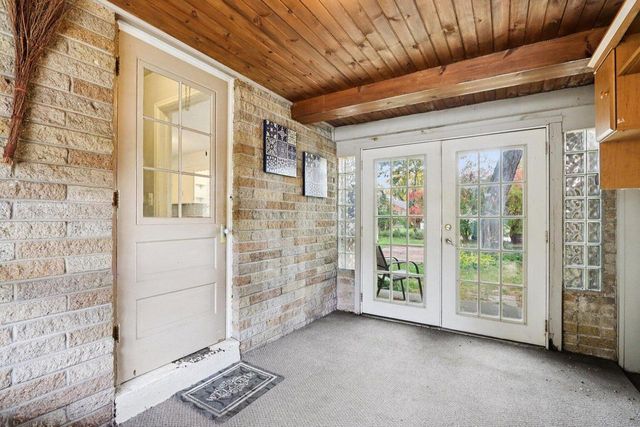1011 W Silver Spring DRIVE, Milwaukee, WI 53209