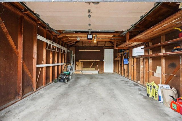 1011 W Silver Spring DRIVE, Milwaukee, WI 53209