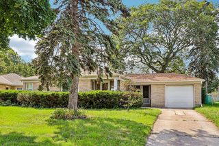 1011 W Silver Spring DRIVE, Milwaukee, WI 53209