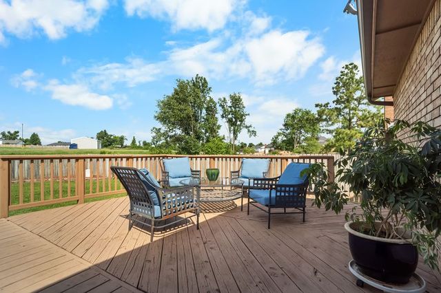 836 S Chateau Drive, Rogers, AR 72758