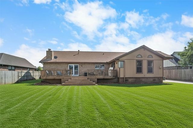 836 S Chateau Drive, Rogers, AR 72758