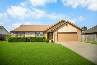 836 S Chateau Drive, Rogers, AR 72758