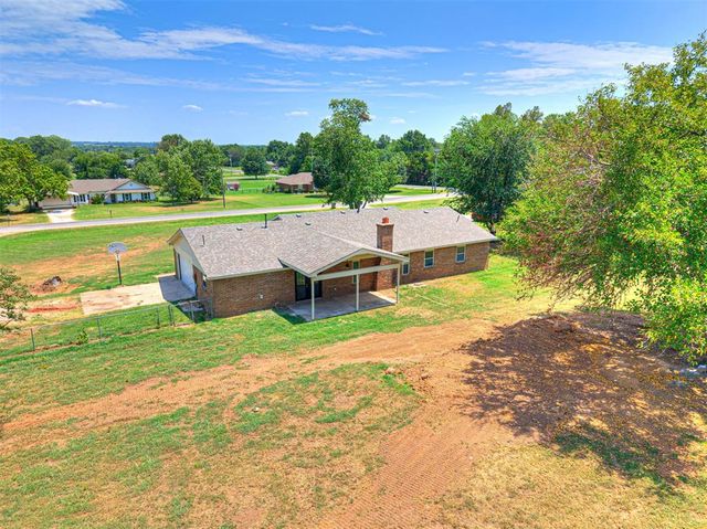 5704 Earl Drive, Shawnee, OK 74804