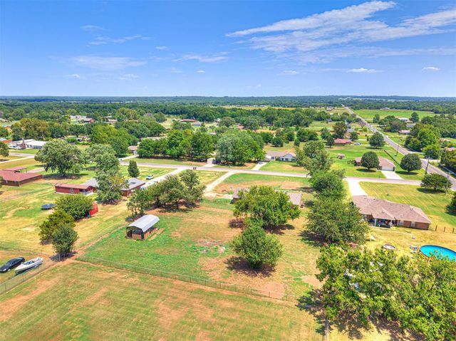 5704 Earl Drive, Shawnee, OK 74804