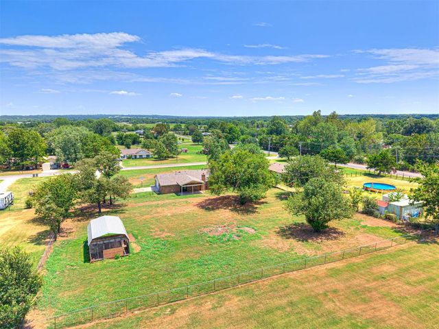 5704 Earl Drive, Shawnee, OK 74804