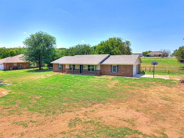 5704 Earl Drive, Shawnee, OK 74804