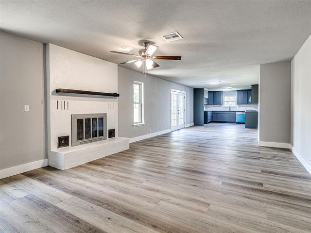 5704 Earl Drive, Shawnee, OK 74804