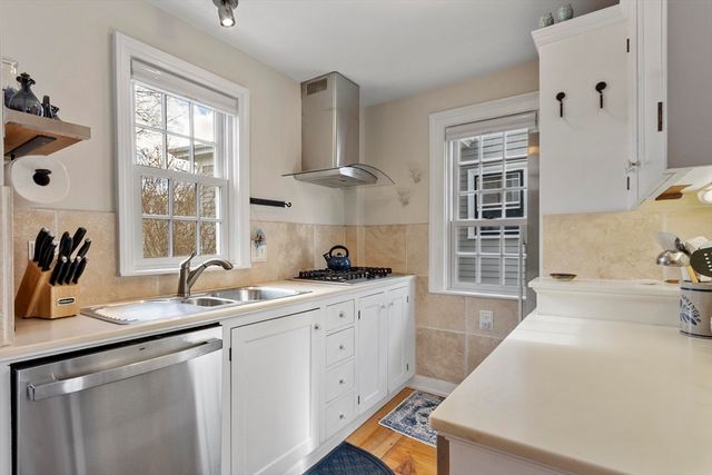 1 High St, Rockport, MA 01966