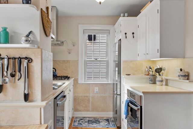 1 High St, Rockport, MA 01966