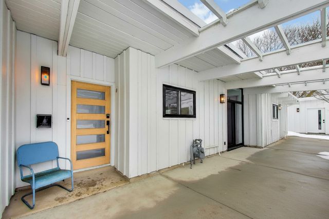 2649 Crawford Avenue, Evanston, IL 60201