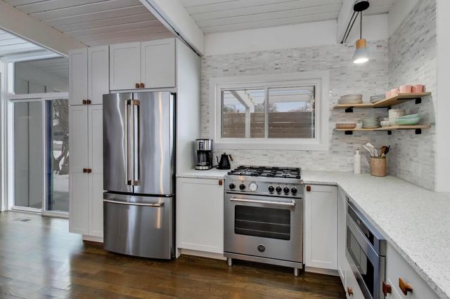 2649 Crawford Avenue, Evanston, IL 60201