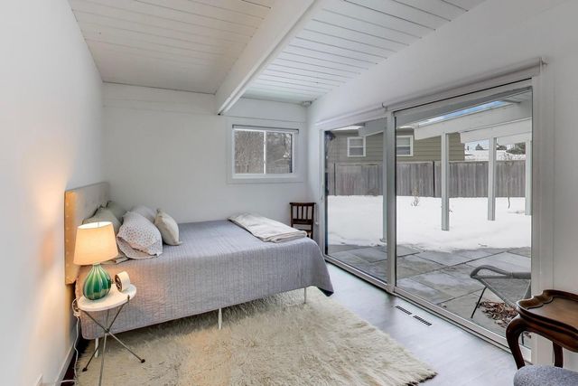 2649 Crawford Avenue, Evanston, IL 60201