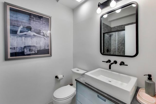 2649 Crawford Avenue, Evanston, IL 60201