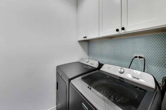 2649 Crawford Avenue, Evanston, IL 60201