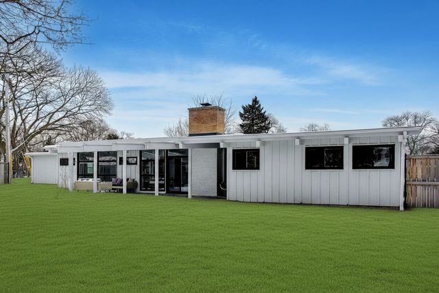 2649 Crawford Avenue, Evanston, IL 60201