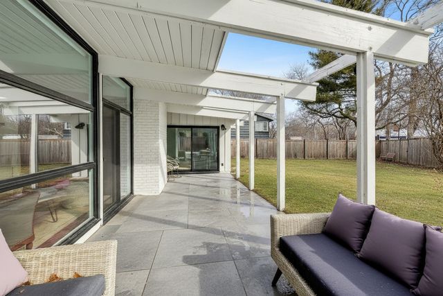 2649 Crawford Avenue, Evanston, IL 60201