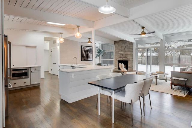 2649 Crawford Avenue, Evanston, IL 60201