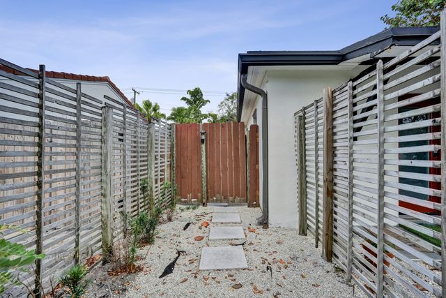 711 SW 17th Street 2, Fort Lauderdale, FL 33315