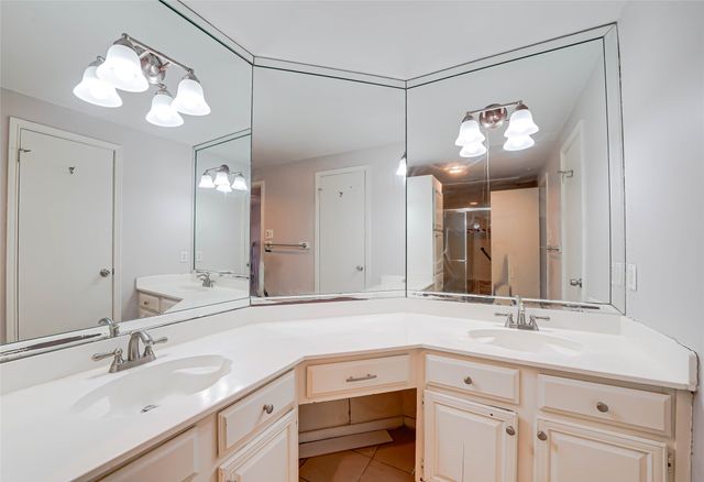 3550 Country Square Drive 411, Carrollton, TX 75006