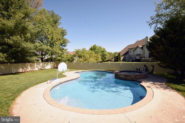 3901 DAYSTAR DR, Doylestown, PA 18902