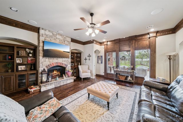 6381 N Locust Lane, Owasso, OK 74055