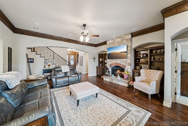 6381 N Locust Lane, Owasso, OK 74055