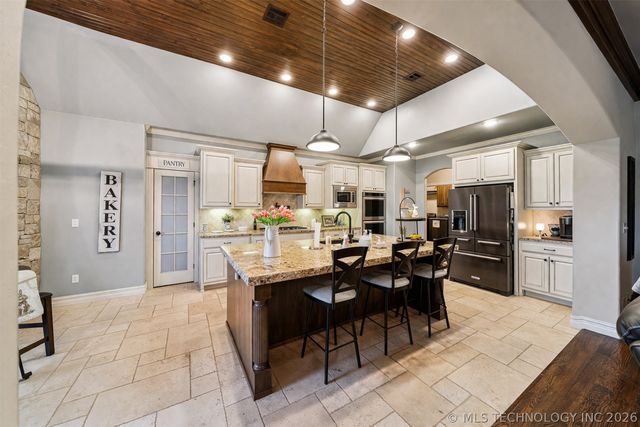 6381 N Locust Lane, Owasso, OK 74055