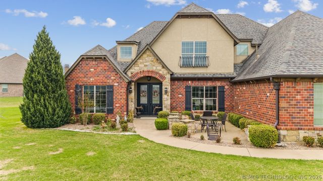 6381 N Locust Lane, Owasso, OK 74055