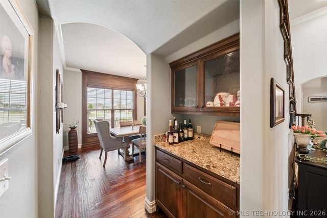 6381 N Locust Lane, Owasso, OK 74055