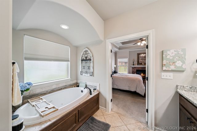 6381 N Locust Lane, Owasso, OK 74055