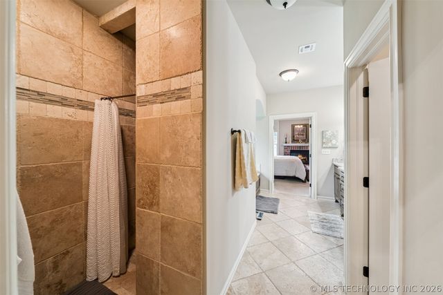 6381 N Locust Lane, Owasso, OK 74055